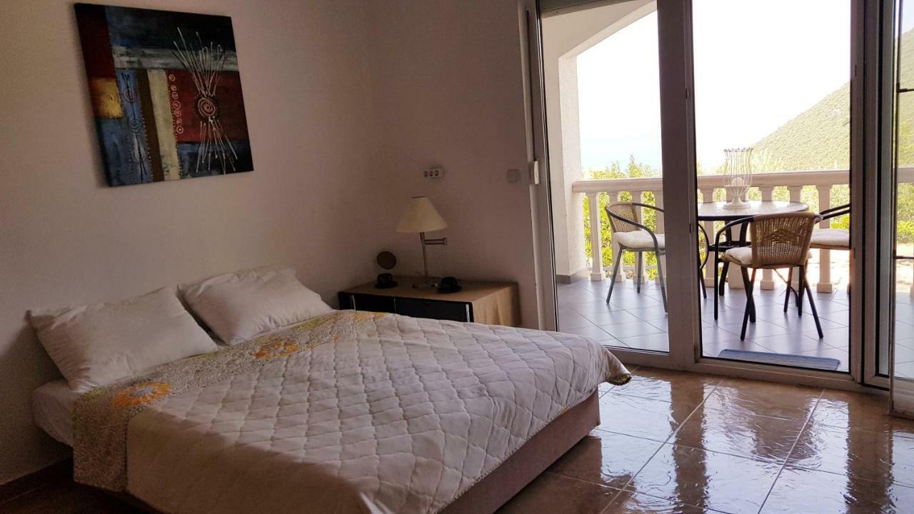 Apartmani Lazarevic Luštica Extérieur photo